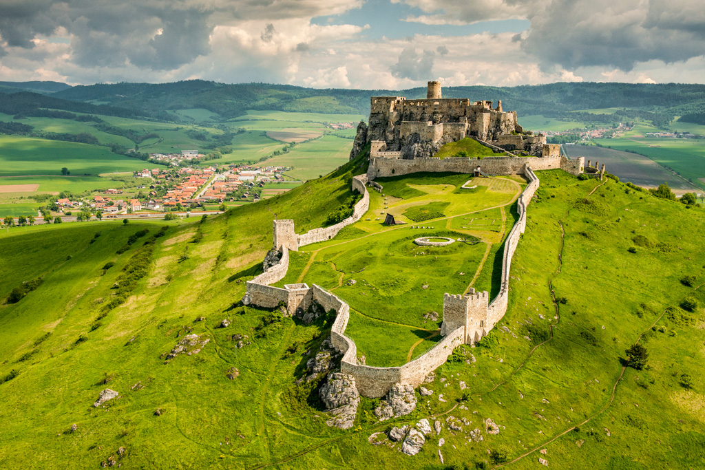 Morning program<br><h4>Visit to the majestic Spiš castle</h4>