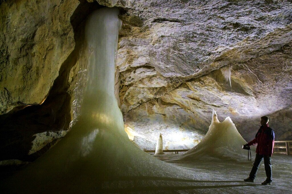 Dobšinská ľadová jaskyňa<br><h4> Morning program: Ice cave UNESCO </h4>